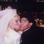 Diego Maradona és felesége Claudia Villafañe esküvőjükön Luna Park Stadiumban Buenos Airesben 1989. november 7-én