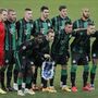 A Ferencváros játékosai csoportképhez sorakoznak fel 
