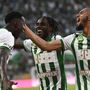 A ferencvárosi Adama Traoré (b) ünnepli gólját csapattársaival Tokmac Nguennel és Aissa laidounival a labdarúgó Bajnokok Ligája selejtezõjének 1. fordulójában játszott Ferencváros - Tobol Kosztanaj visszavágó mérkőzésen a Groupama Arénában 2022. július 13-án