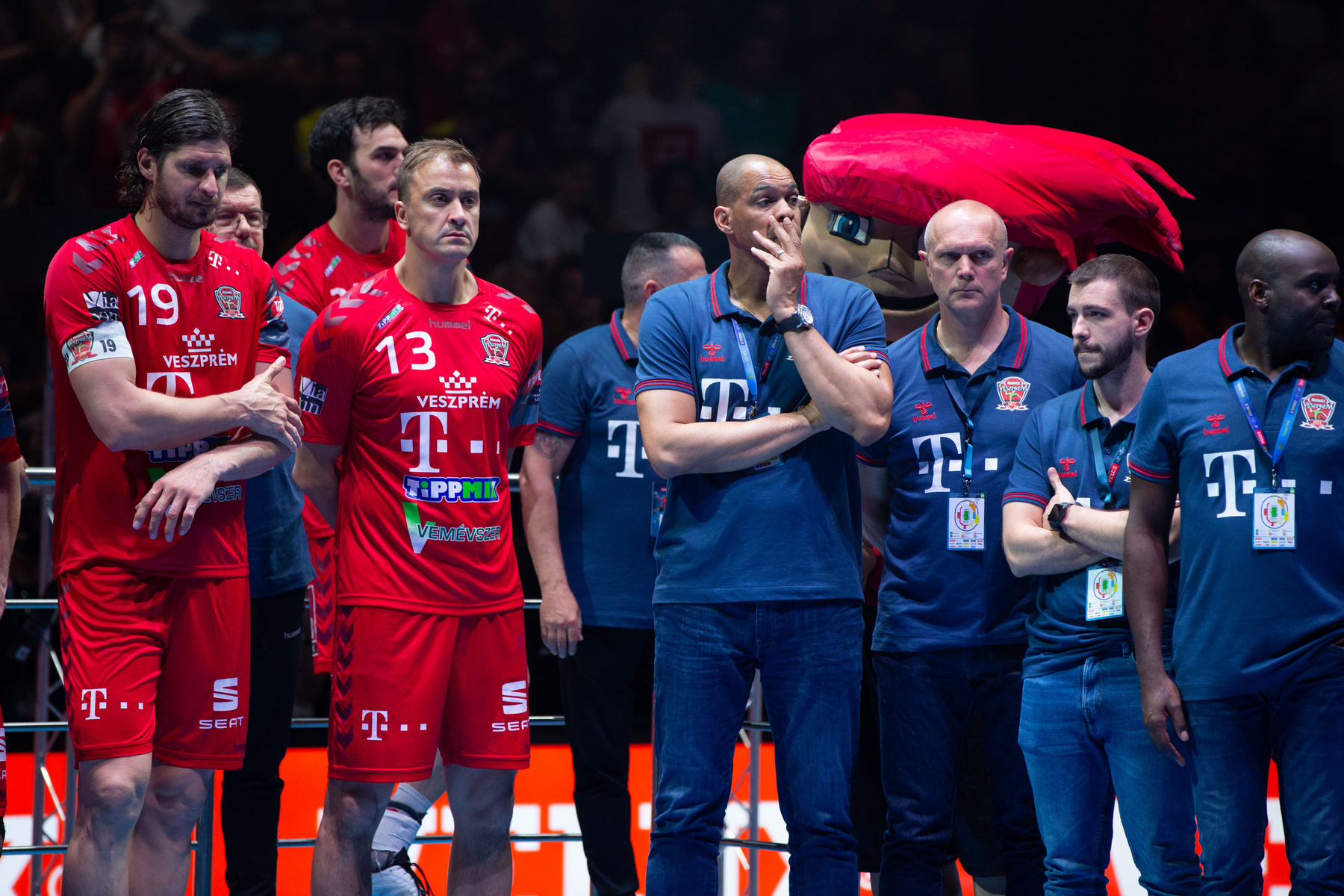 Nagy László (balra) és Momir Ilics a pódiumon az elvesztett Bajnokok Ligája döntő után Kölben 2019. június 2-án