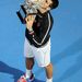 Novak Djokovics a trófeával.