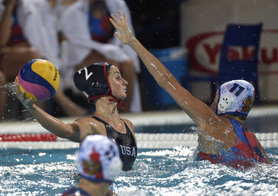 Az amerikai játékosok örülnek a győzelemnek a női vízilabdatornán az elődöntőben játszott Oroszország-Egyesült Államok mérkőzés végén a 17. vizes világbajnokságon a Hajós Alfréd Nemzeti Sportuszodában 2017. július 26-án. Egyesült Államok-Oroszország 14-9.