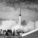 1950, Cape Canaveral, Florida: új fejezet az űrrepülésben - az első rakétafellövés, a 400 kilométeres magaságot is elérő Bumper 2 kétfokozatú rakéta tesztrepülése. A szovjetek hét évvel később Föld körüli pályára állították az első műholdat, rá egy évre megszületett a NASA.