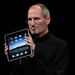 2010 - Az iPad bemutatója. Jobs szerint a táblagépek forradalma következik. Tény, hogy az iPhone 2007-es bevezetése óta nem várt ennyire a szakma Apple terméket