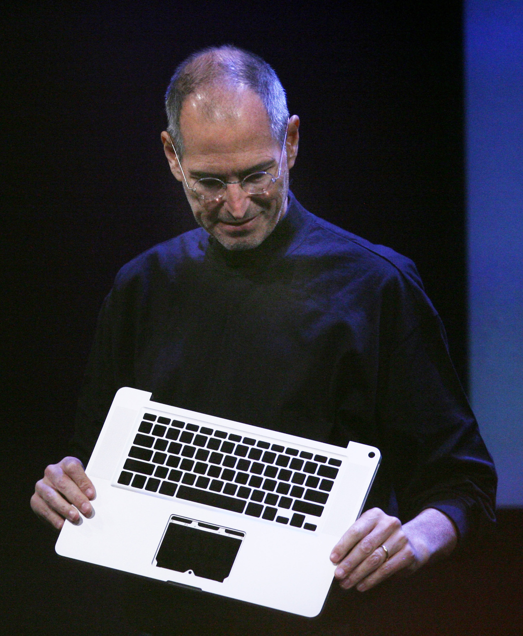 2011. augusztus 25 - Steve Jobs lemondott az Apple vezérgigazgatói tisztségéről