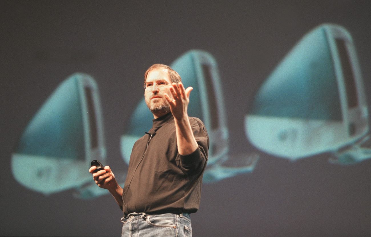 2011. augusztus 24-én Steve Jobs lemondott az Apple vezérgigazgatói tisztségéről