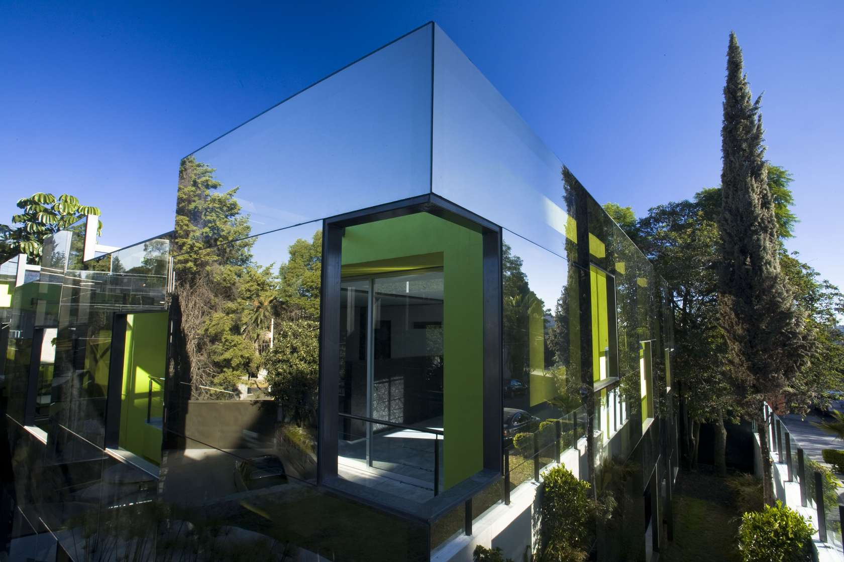 A 3000 négyzetlábnál nagyobb családi ház zsűri és közönségdíjasa a Villa Kogelhof (tervező: Paul de Ruiter Architects)
Zeeland, Hollandia
