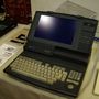 Atari STacy, az Atari ST hordozható verziója. Hét kiló volt.