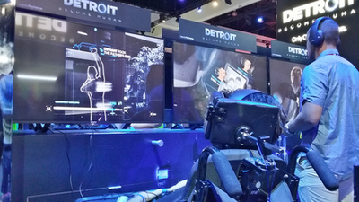 Microdosingnak azt nevezik, amikor valaki az átlagos LSD-adag töredékét fogyasztja, így serkentve a kreativitását. A Microdose VR egy virtuális LSD trip, amit direkt VR szemüvegekhez és kontrollerekhez terveztek: absztrakt formák hömpölyögnek a képernyőn, alatta elektronikus zene dübörög. A hatás annyira magával ragadó, hogy attól még a háttérben sétáló lánynak is elolvadt a fél lába.