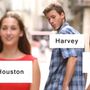 Szegény Corpus Christit hiába sújtotta a Harvey hurrikán, mikor elérhete Houstont, már senki nem figyelt rá.