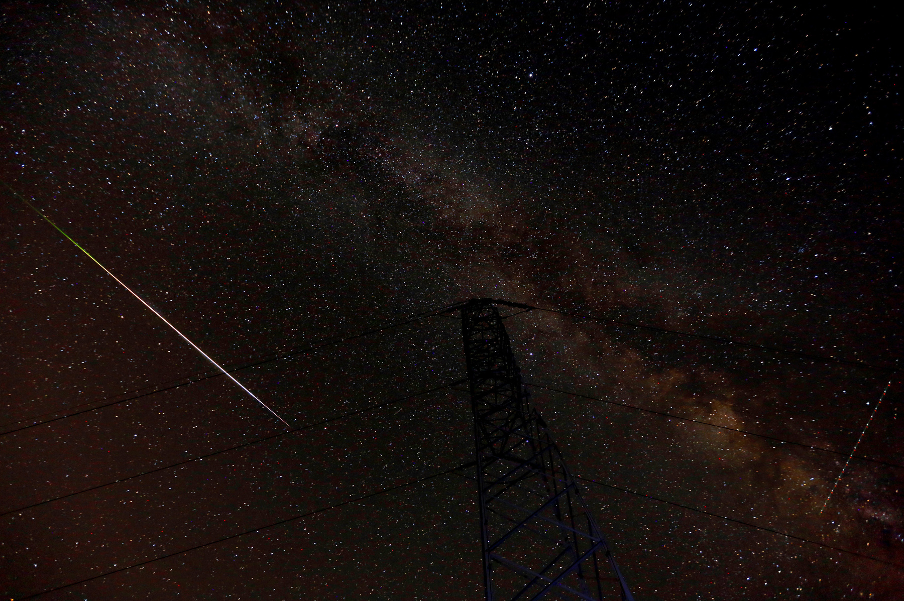 Perseida meteor a Tejút közelében a spanyolországi Proanóból fotózva 2018. augusztus 12-én. 