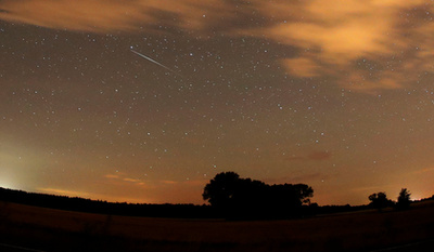 Perseida meteor a Tejút közelében a spanyolországi Proanóból fotózva 2018. augusztus 12-én. 