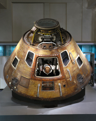 2009-ben egy nyílt nap keretén belül, szigorú felügyelet mellett ilyen közelről megnézhették a múzeumlátogatók az űrhajó belsejét. 