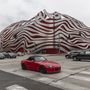 A Petersen Automotive Museum (6060 Wilshire Boulevard, Los Angeles) a világ egyik legjobb autós múzeuma