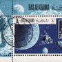 A Rász el-Haima-i Emírség ünnepi bélyegblokkja. Balra holdport gyűjtő űrhajós, jobbra a holdkomp leválása, a Holdraszállás megkezdése látható.