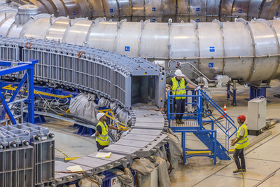 A jövő energiaproblémáira remélnek megoldást az atomfizikusok és fúziós mérnökök az ITER-től.
