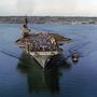1983: a USS Kitty Hawk (CV 63) San Diegoba érkezik miután nagyjavításon esett át a haditengerészet bremertoni kikötőjében (Puget Sound, Washington állam). 