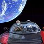Elon Musk űrbe kilőtt sporkocsijában