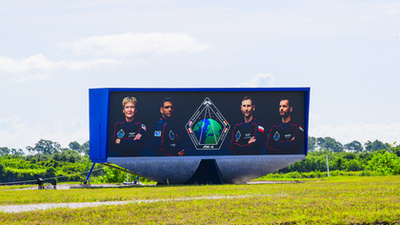 Shubhanshu Shukla, Peggy Whitson, Slawosz Uznanski-Wisniewski és Kapu Tibor Houstonban 2025. január 30-án