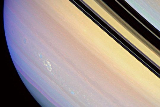 Mosolygó Naprendszer Los Angeles felett: a Hold hazánkból el is fedte a Jupiter alatt látszó Vénuszt