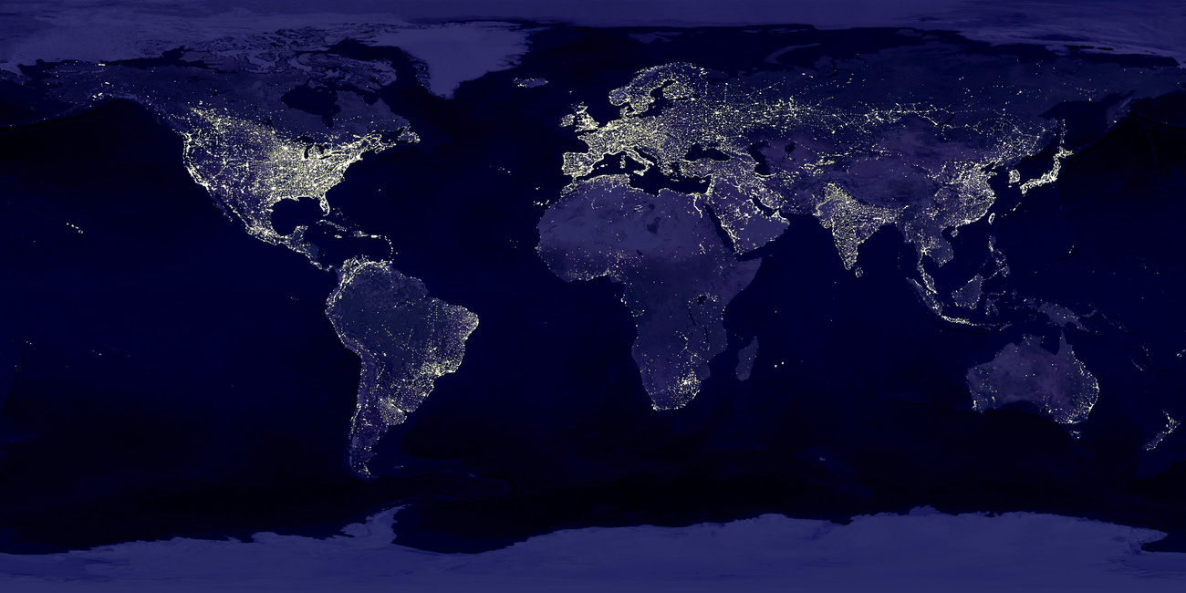 A NASA felvétele a Föld éjszakai fényeit és egyben a fejlett és a fejlődő világ közti hatalmas eltérést mutatja.