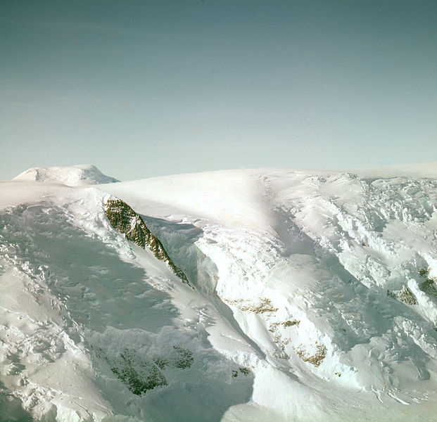 Amundsen jégszobra az Déli-sarkon