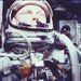 Glenn ezzel az űrrepüléssel Jurij Gagarin és German Tyitov szovjet űrhajósok nyomdokaiba lépett.