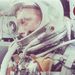 John Glenn az orbitális pályára állt Friendship-7-nel háromszor kerülte meg a Földet. 
