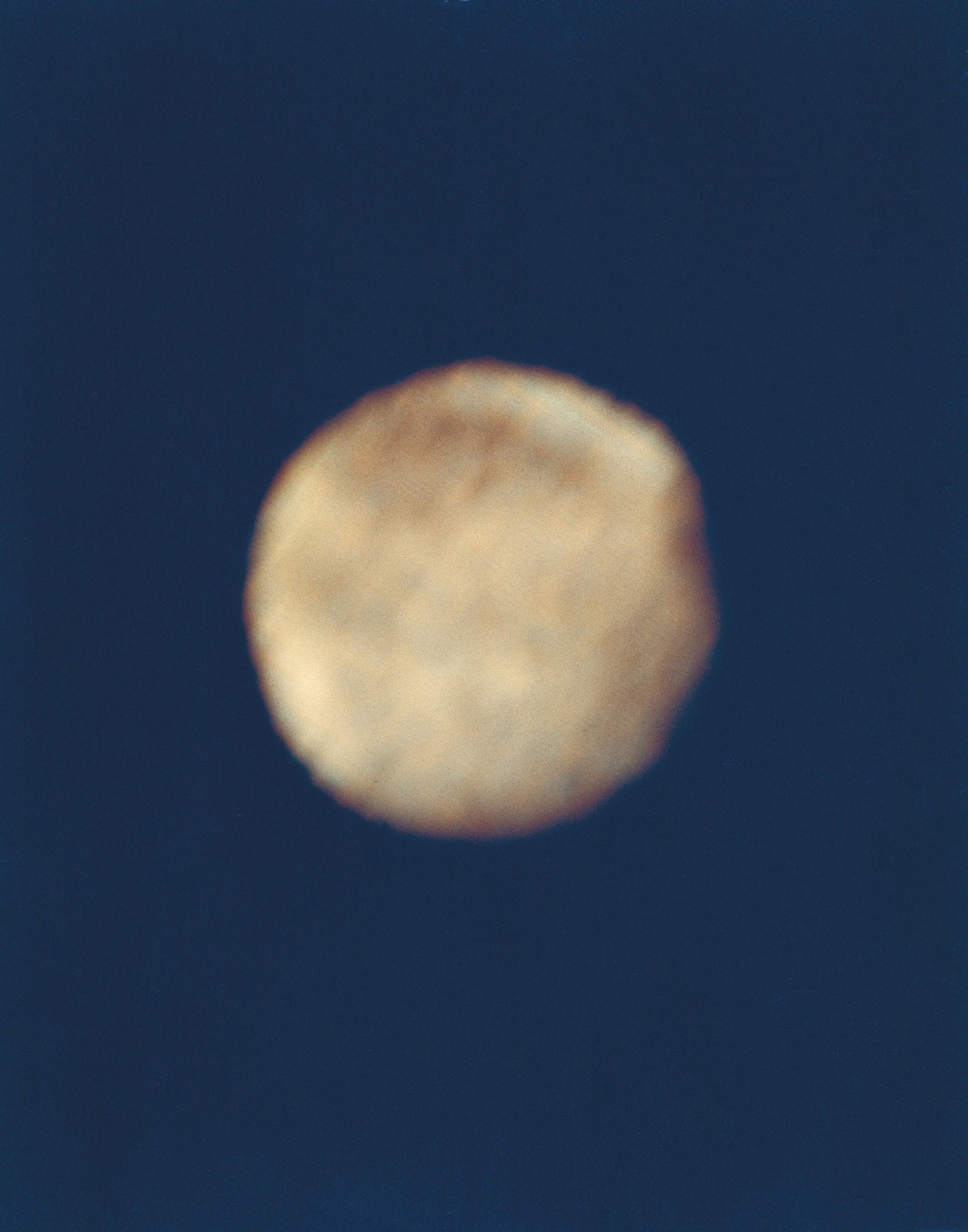 Fotót készített a Jupiter két holdjairól is, az Európáról és a Ganümédészről (ez utóbbi a képen).