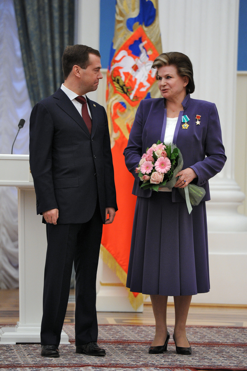 2011. december 4. Medvegyev elnökkel, az orosz űripar dolgozói tiszteletére alapított díj átadásán, a Kremlben.