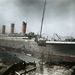 A Titanicnak négy kéménye volt, de ebből csak három működött. A
leghátsót esztétikai okokból építették meg, és egyáltalán nem is
csatlakozott a motorokhoz, szellőzőaknaként használták.