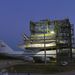 2012. április 16., hétfő. A keddi átszállításra felkészített űrsikló utolsó előtti floridai napkeltéje.