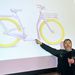 Philippe Starck tervezte az új bordeaux-io közbicikliket, amik a kerékpár és a roller tulajdonságait ötvözik.