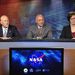 A NASA houstoni irányítóközpontjában sajtótájékoztatón számolt be a sikeres zsilipelésről.