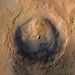 A Gale kráter, a Curiosity célja. Balra fent a megcélzott landolási zóna.