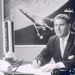 Werhner von Braun, a rakéta fejlesztője. A háború végén von Braun (aki egyébként az SS őrnagya volt) a híres Gemkapocs-hadműveletben 150 kollégájával és több tucat V–2-vel együtt az Egyesült Államokban talált új hazát. 