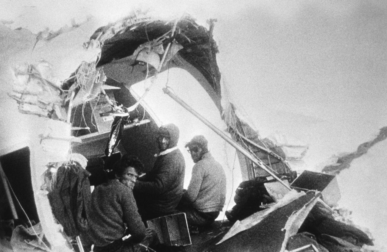 A túlélők 1973-ban. A baleset utáni 72 nap sokuknak elég tapasztalatot adott ahhoz, hogy később előadásokat tartsanak vezetési és túlélési technikákról.