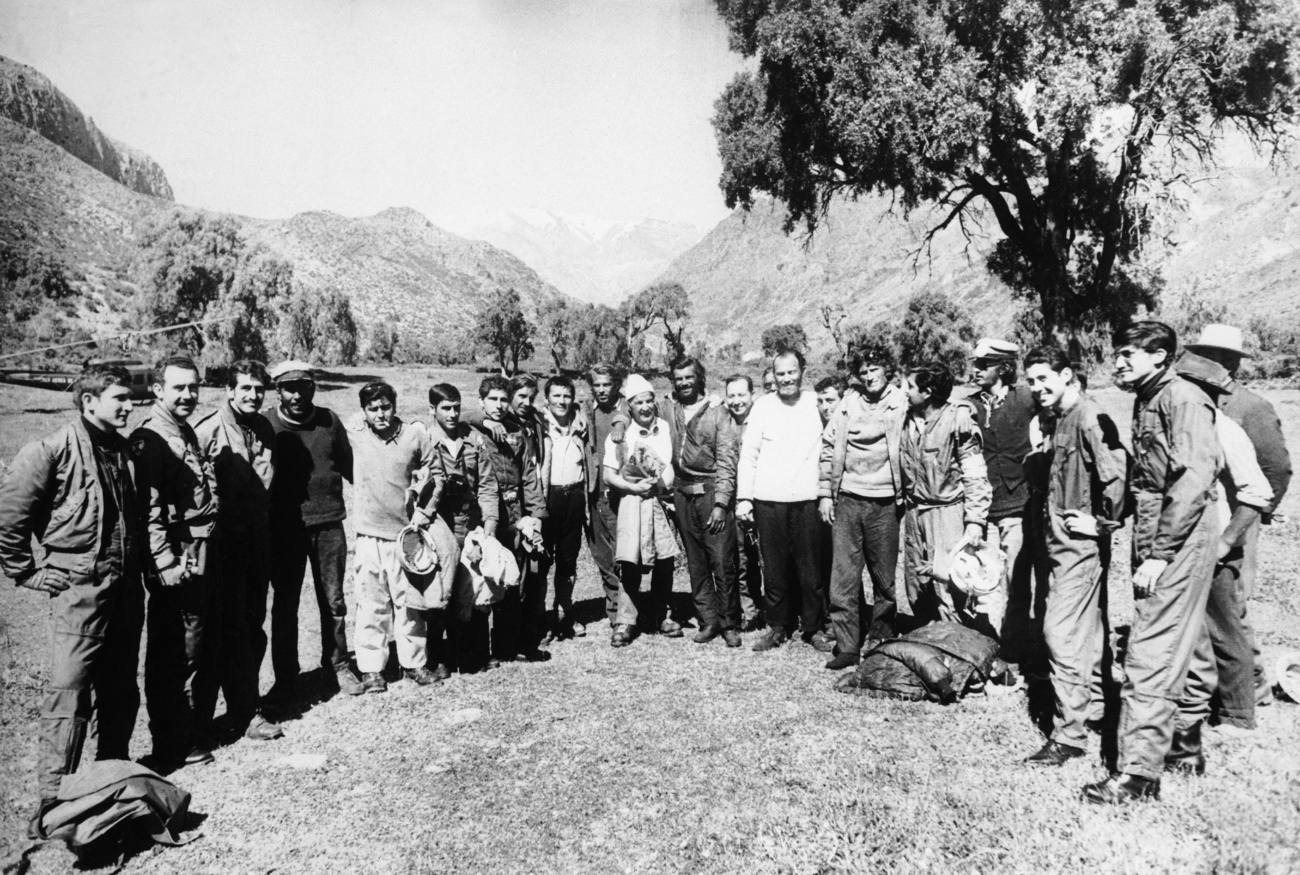A túlélők 1973-ban. A baleset utáni 72 nap sokuknak elég tapasztalatot adott ahhoz, hogy később előadásokat tartsanak vezetési és túlélési technikákról.