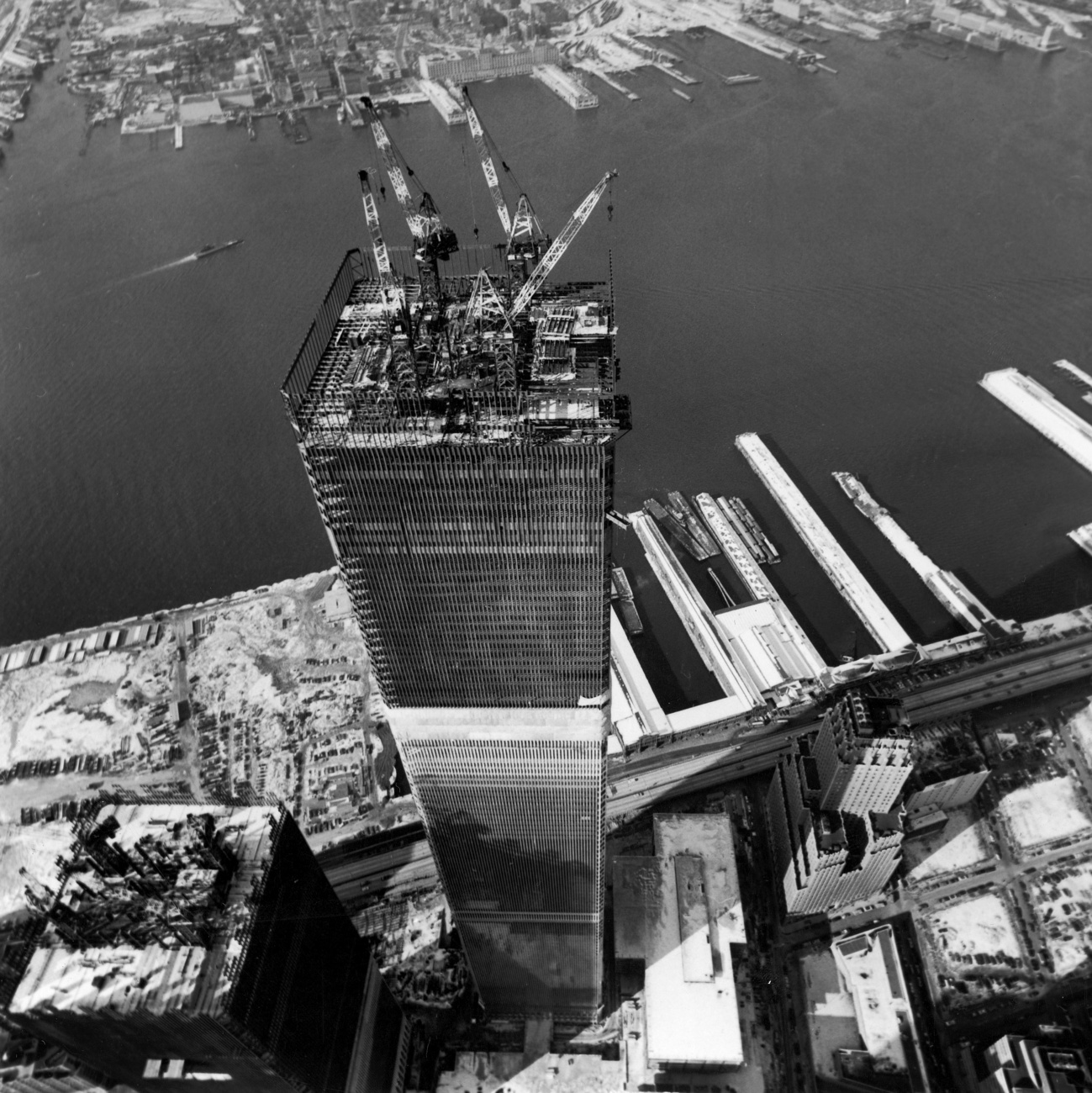 Kilátás a Freedom Tower századik emeletén. A torony várhatóan 2015-ben nyílik meg a nyilvánosság számára. 