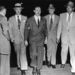 1950. július 17. FBI ügynökök kísérik a 32 éves Julius Rosenberget az FBI épületébe.