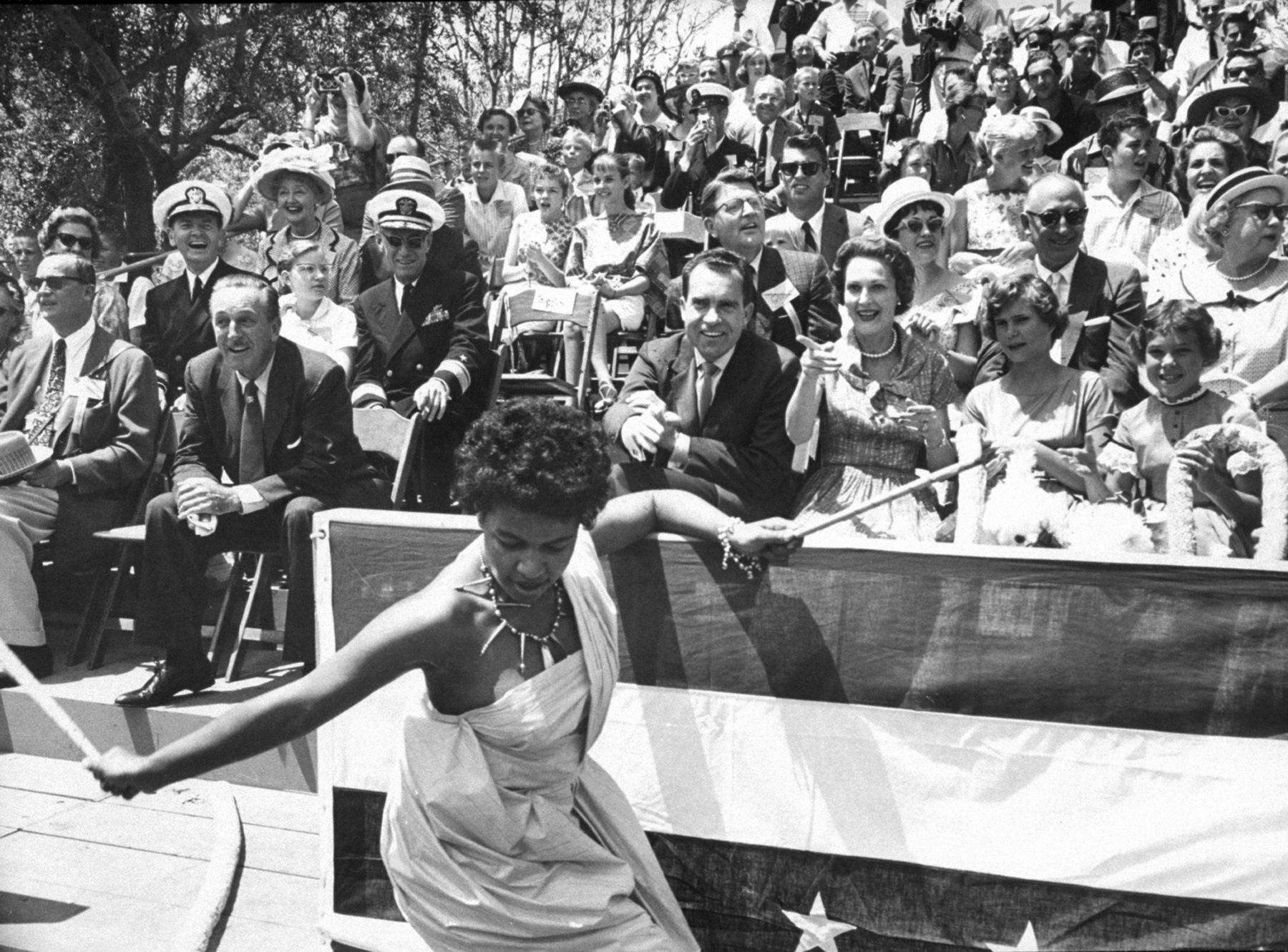 A kaliforniai, eredeti Disneylandben megnyitása óta több mint 650 millió látogató járt. Van olyan vidámpark, amire többen kíváncsiak már éves szinten, de az eredeti Disneyland évi több mint 15 millió látogatóval még mindig a világ egyik legkeresettebb látványossága.