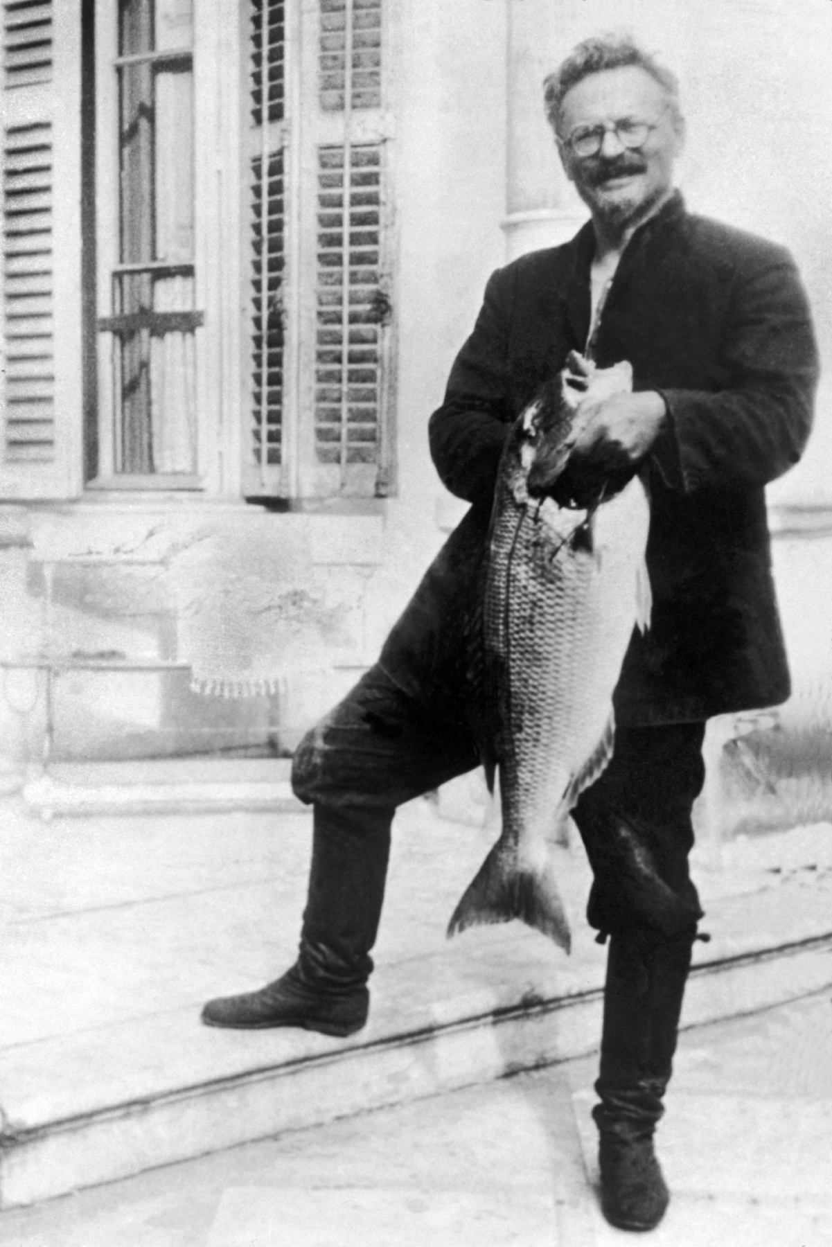 Ramón Mercader tíz évvel a merénylet után, mexikói börtönében. Még egyszer ennyit ült, szabadulása után Havannában és Moszkvában élt. 