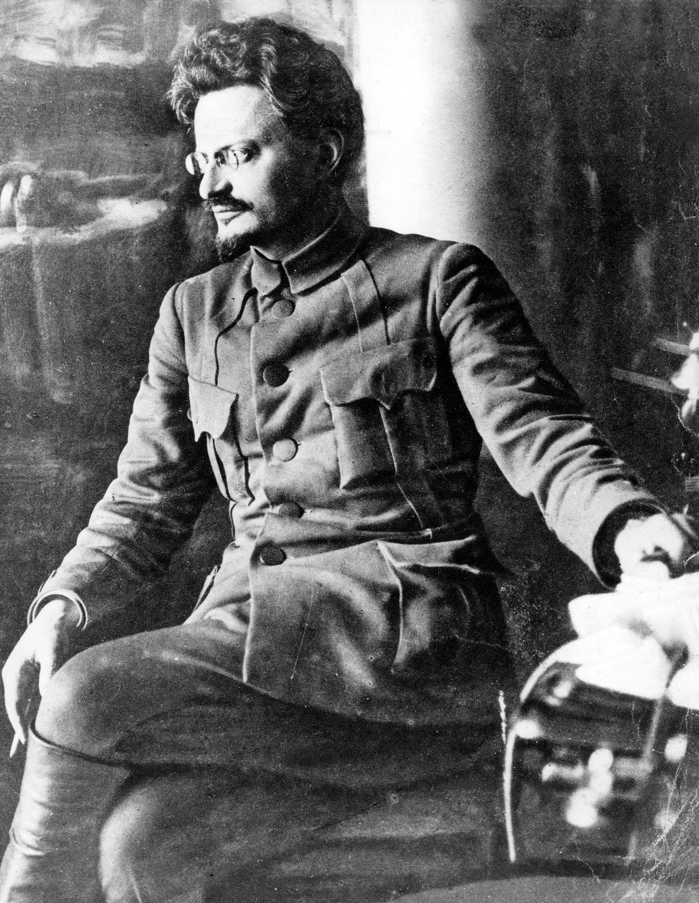 Ramón Mercader tíz évvel a merénylet után, mexikói börtönében. Még egyszer ennyit ült, szabadulása után Havannában és Moszkvában élt. 