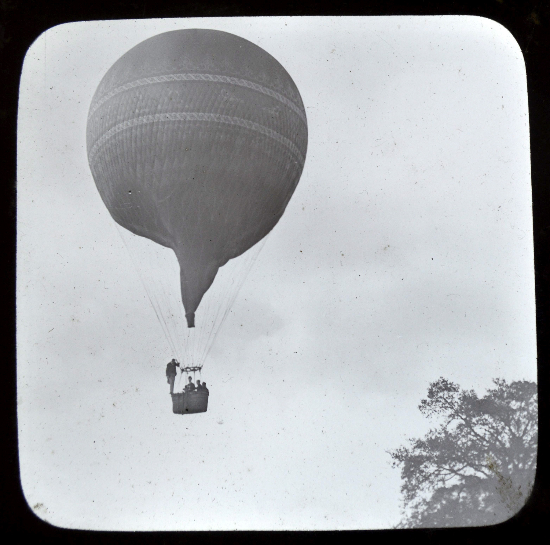 Cecil Victor Shadbolt és asszisztense 1892-ben hőlégballon-balesetben vesztették életüket. 