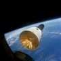 A Gemini-VII a Föld csodálatos hátterével.