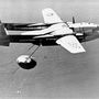 1960. augusztus 19.: ez a különlegesen kialakított C-119J Flying Boxcar kapott el elsőként levegőben föld körüli pályáról viszatérő kapszulát.