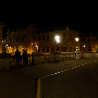 A bécsi Állami Operaház épülete kivilágítva és sötétbe burkolódzva