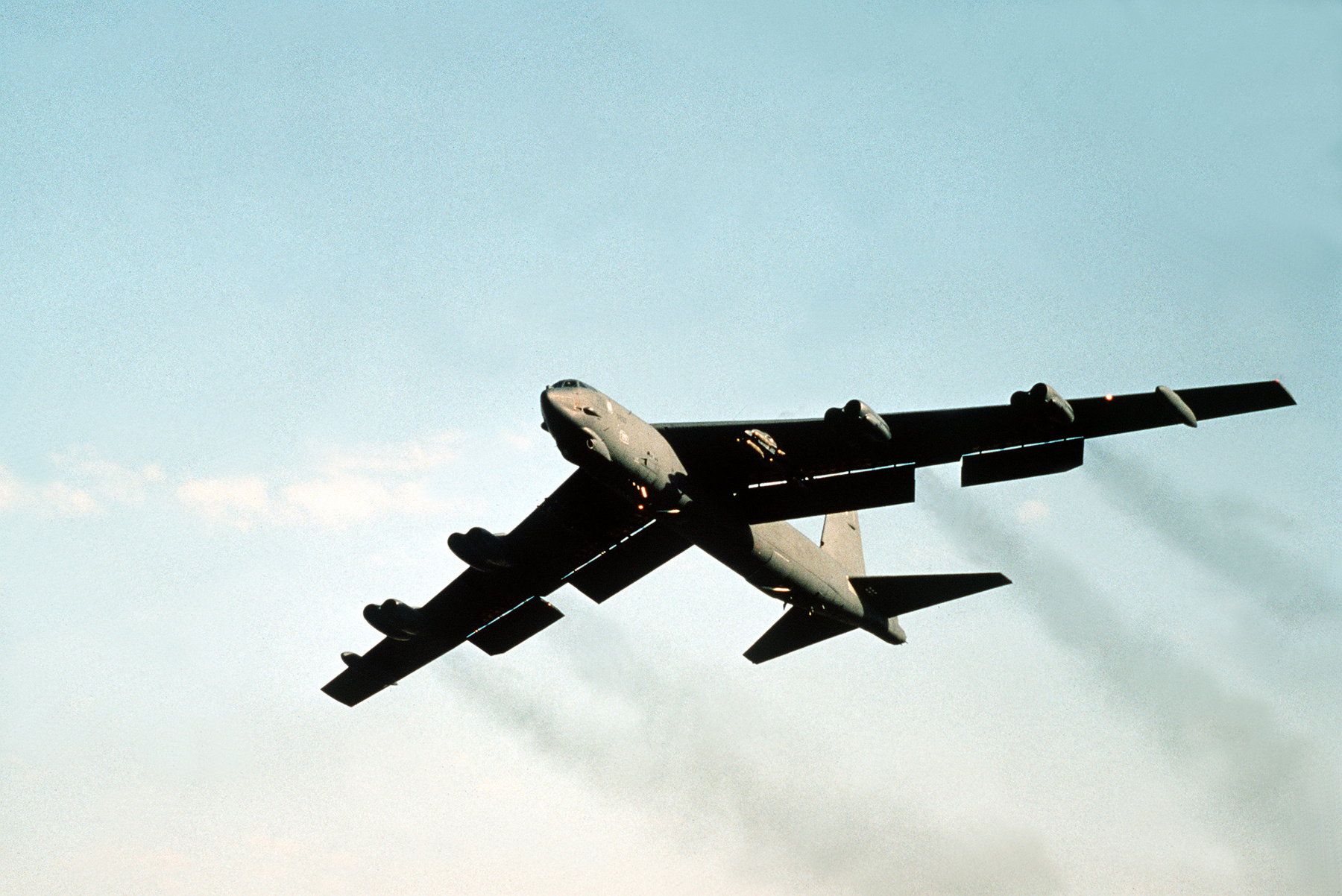 B-52G stratégiai nukleáris bombázó, ilyen zuhant le Grönlandon.
