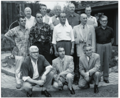 A 71 éves Bábolnay a tervező csapattagjaként (középső sor, jobbról a második)