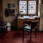 Az iroda, ahol a Lánchíd mindenkori hídmestere 1857 óta dolgozik. Az asztalon a telefonnal, amely esős időben annyiszor csörgött